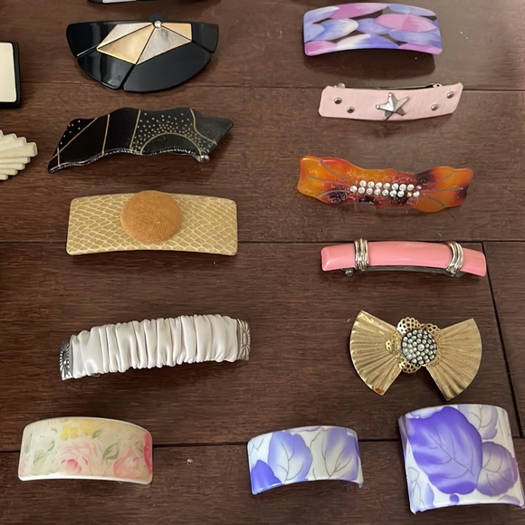 Vintage Collection of Hair Accessories - Picture 7 of 9